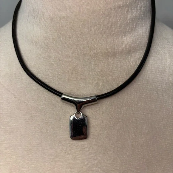 Lia Sophia Elegant Black and Silver Pendant Necklace - Picture 2 of 6